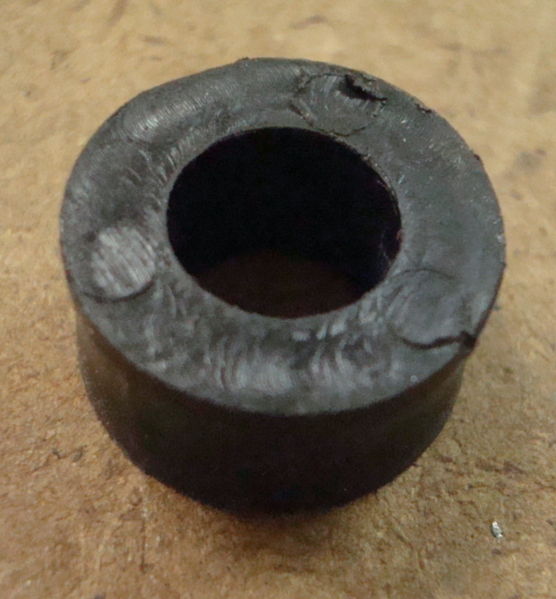 Image:Complex post hole digger small plastic spacer.jpg
